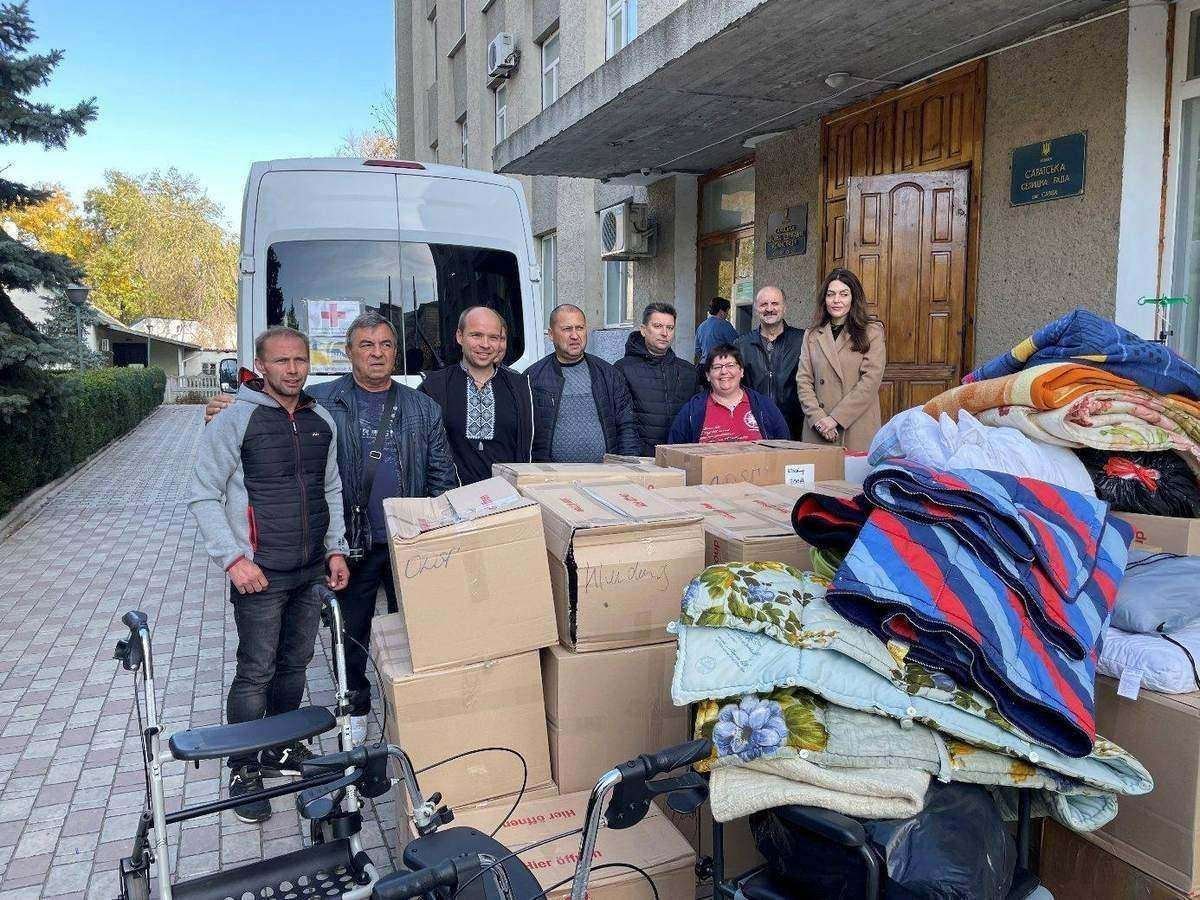 Gemeinsame Spenden- und HilfsgĂŒterĂŒbergabe im Netzwerk