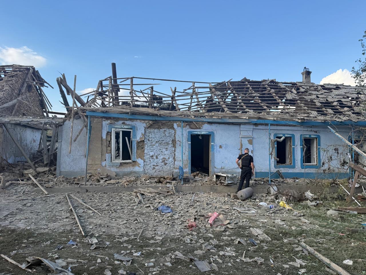 Schwer beschädigtes Wohnhaus nach dem Drohnenangriff in Winogradovka