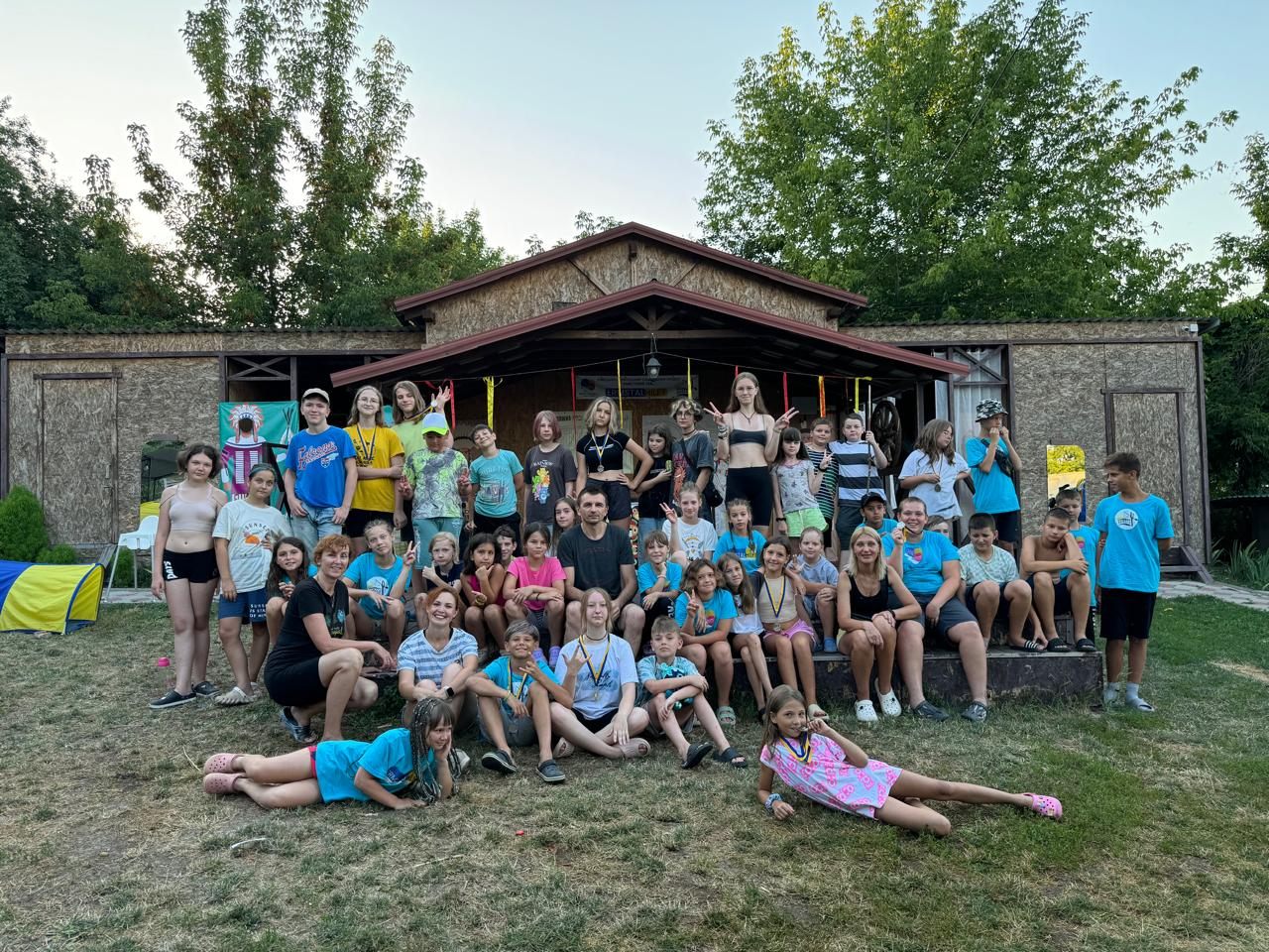 Kinder und Betreuende beim Sommercamp Tarutino 2024